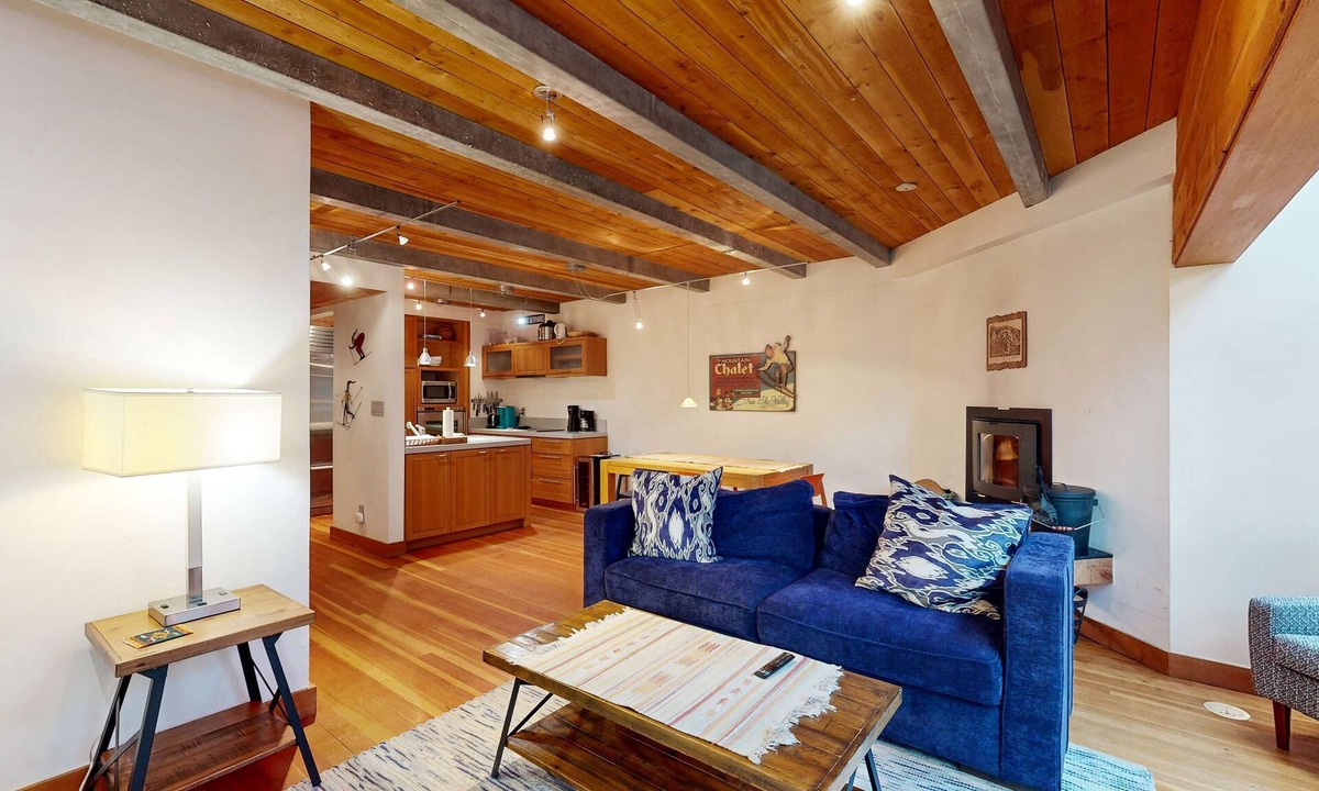 Taos Ski Valley Condo | Modern Mountain Escape - Walk to Lifts & Town