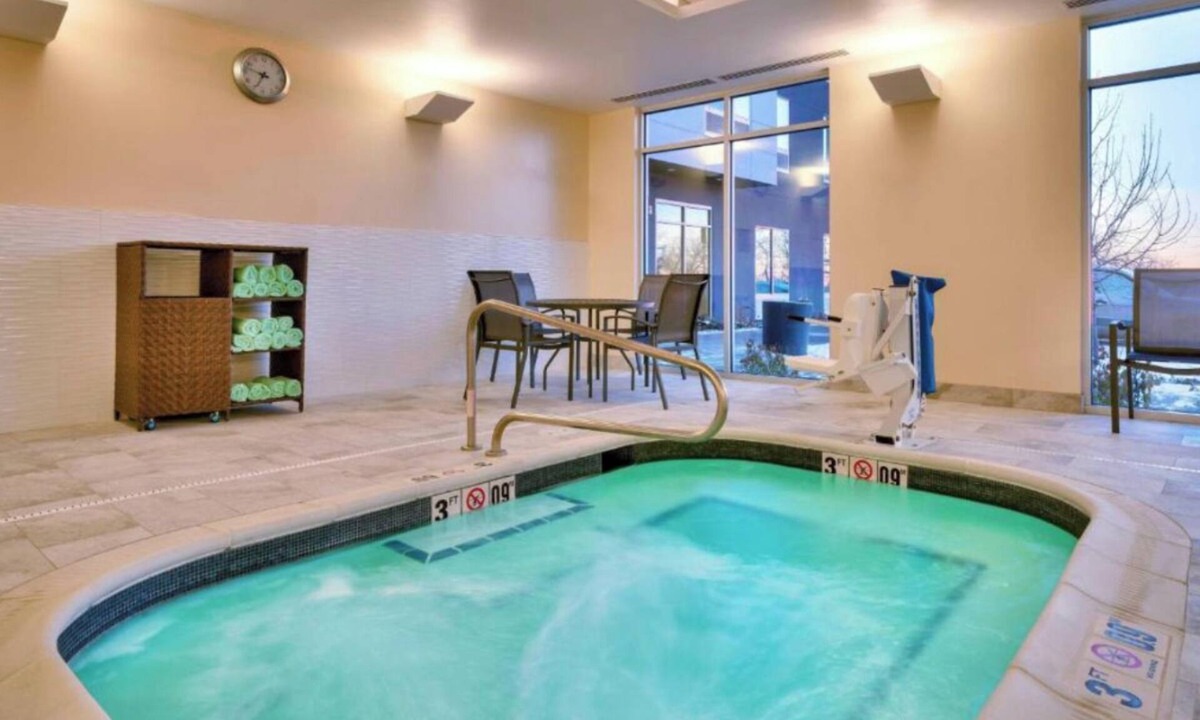 Union Square Hotel | Modern Stay w/Breakfast, Gym & Pool | Convenient Denver West Location | 2 Units