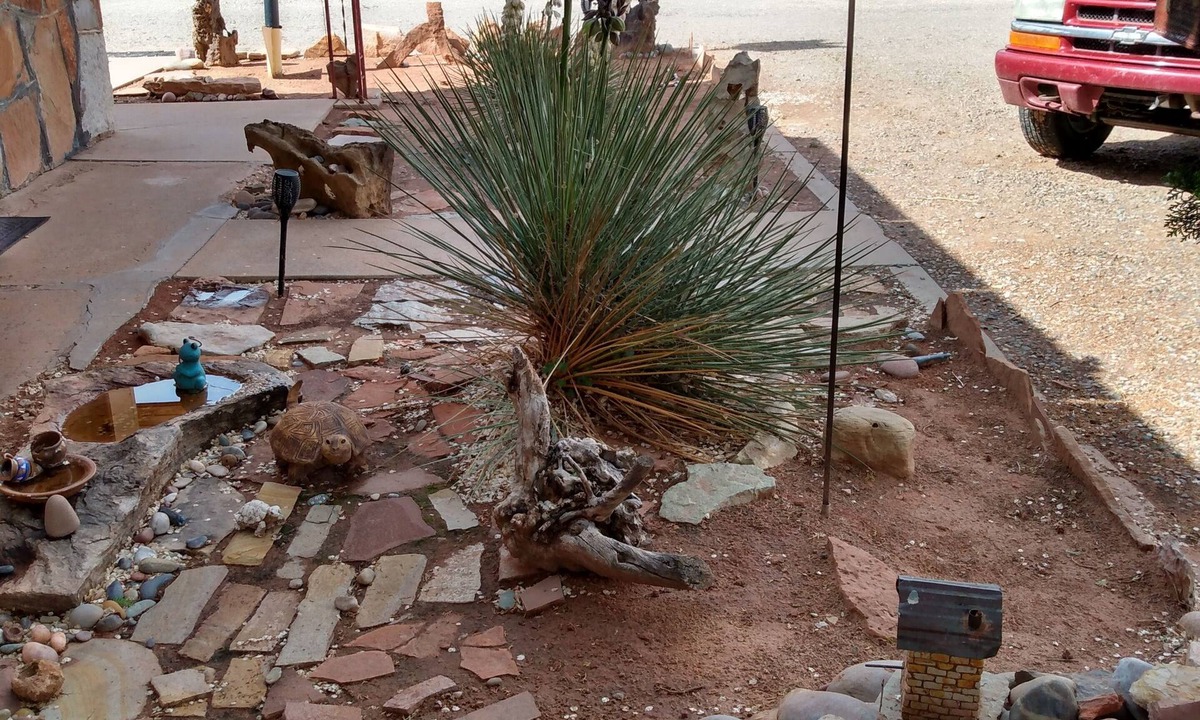 Bluff Hotel | Mokee Motel