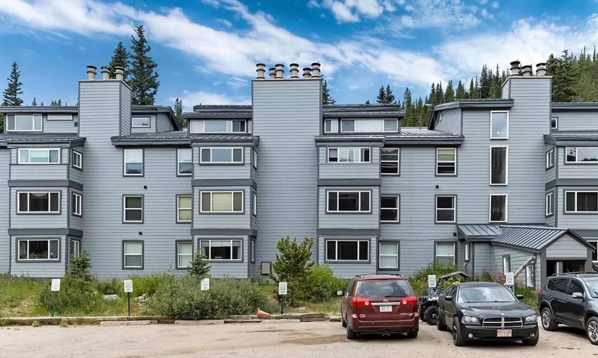 Saint Mary's Condo | MooseHaven Condo at St. Mary's Glacier