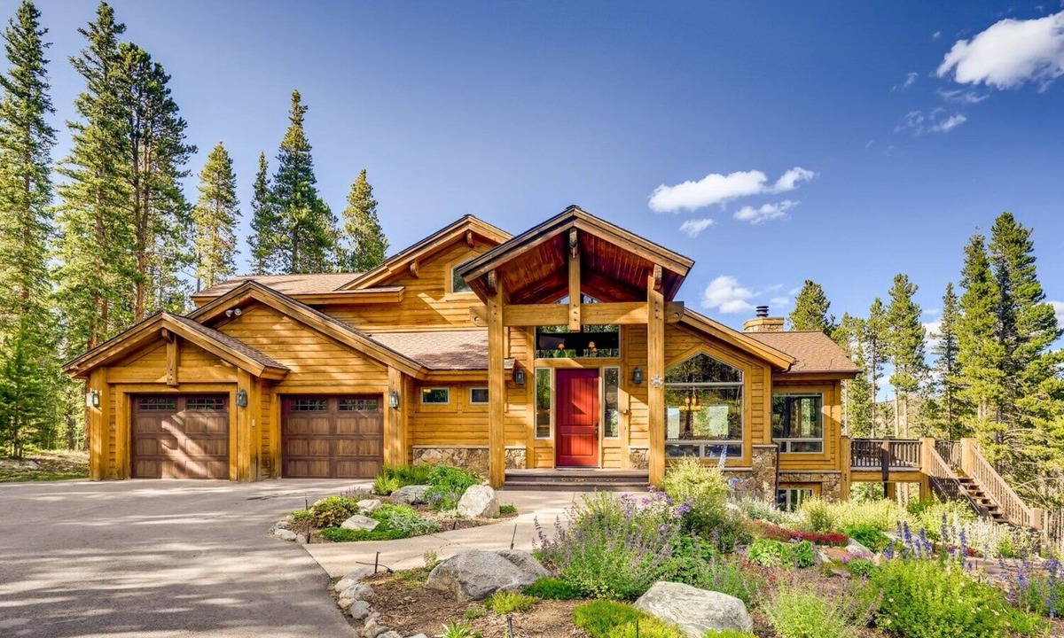 Warrior's Mark West House | Morning View Lodge: Spacious, Hot Tub, Views