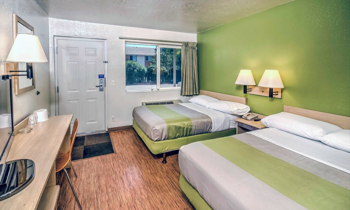 West Colorado Springs Hotel | Motel 6 – Colorado Springs, CO – South/Metro Area