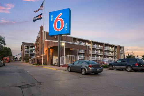 Briargate Hotel | Motel 6-Colorado Springs, CO - Air Force Academy
