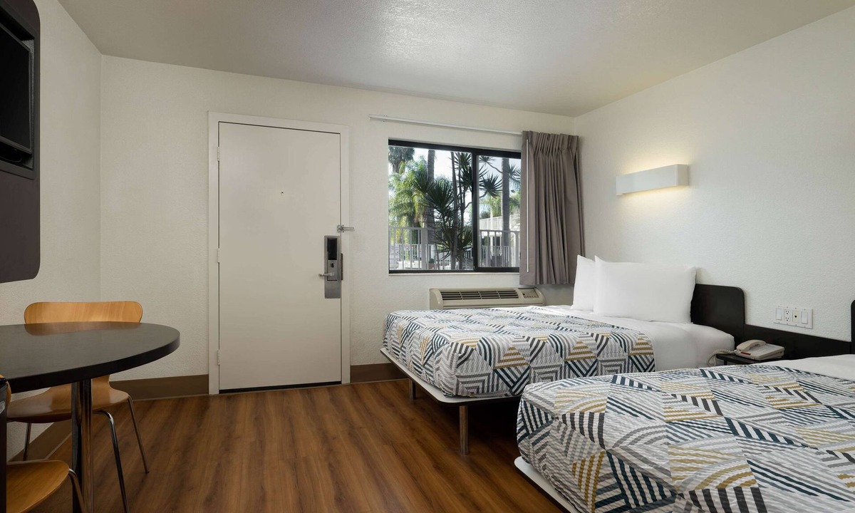 Goleta Hotel | Motel 6 Goleta, CA - Santa Barbara
