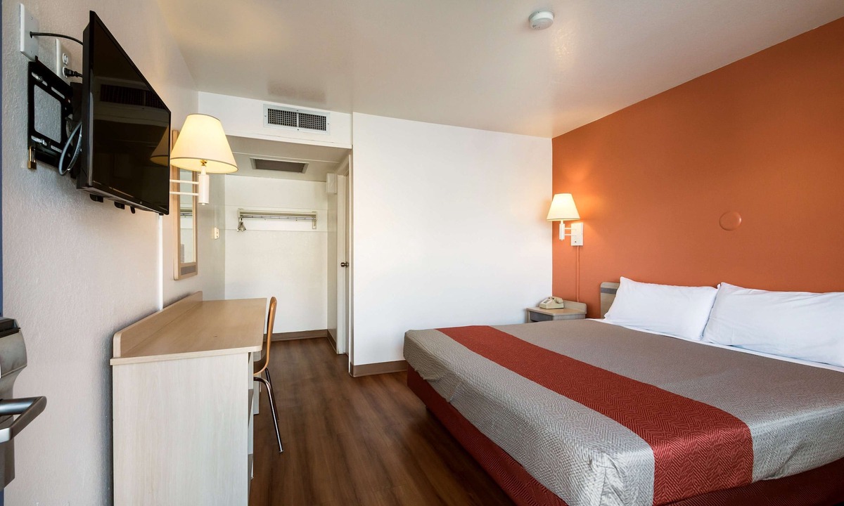 Wendover Hotel | Motel 6 Wendover, UT