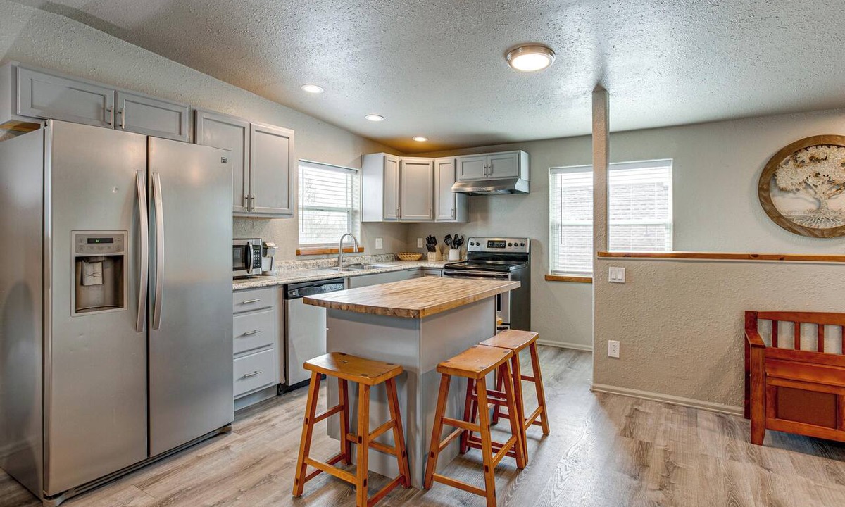 Pleasant View Condo | Mountain Basecamp Near Red Rocks