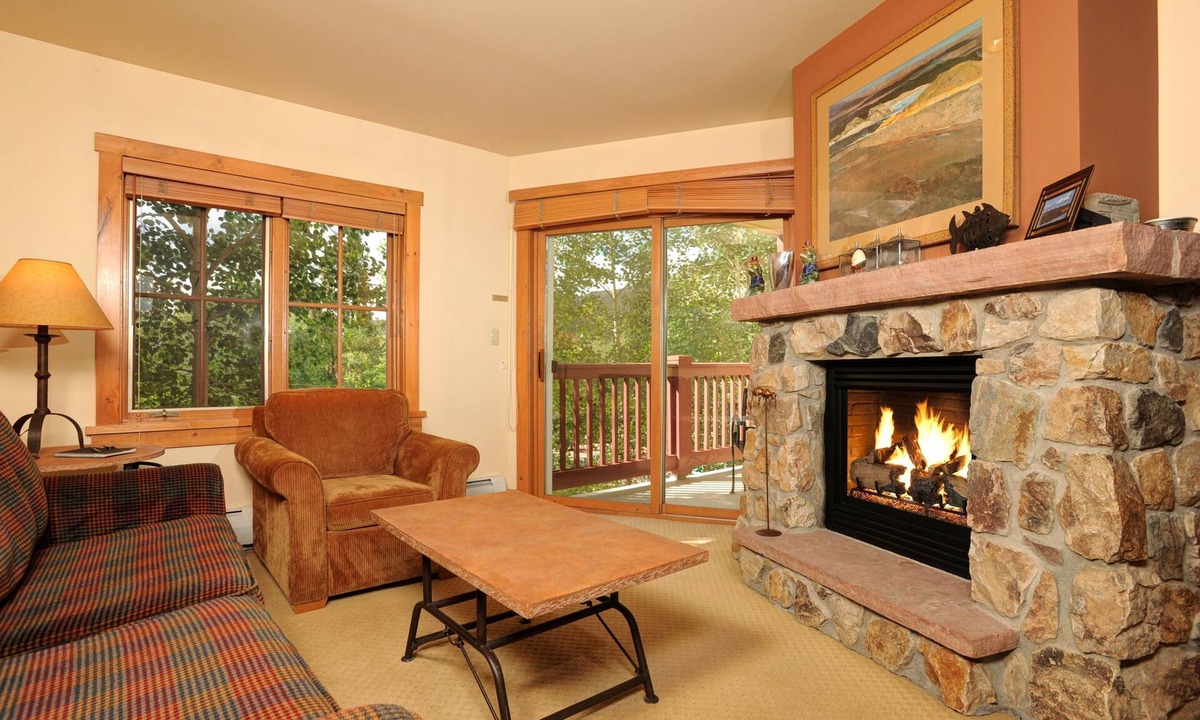 Mountain House Condo | Mountain Condo for 4 | Hot Tub + Pool Access