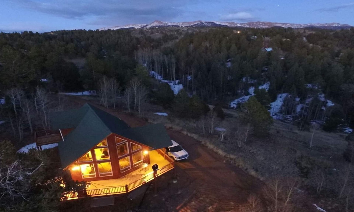 Cripple Creek Cabin | Mountain Dream Hot Tub! Views! Privacy! Pool table,Wi-Fi