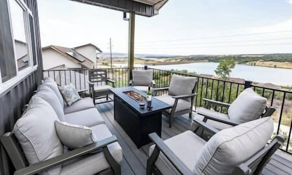 Monument House | Mountain&LakeView+Hottub+Billiards+Pickleball