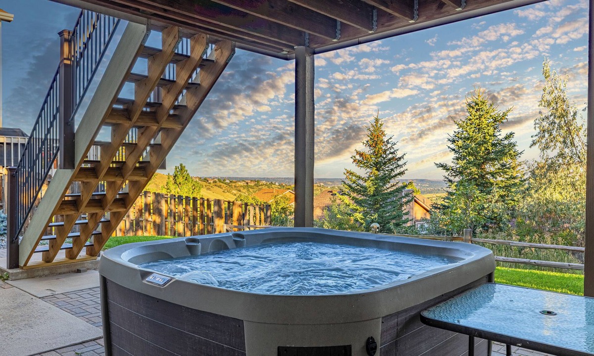 Northwest Colorado Springs Cottage | Mountain Retreat With Hot Tub & Views
