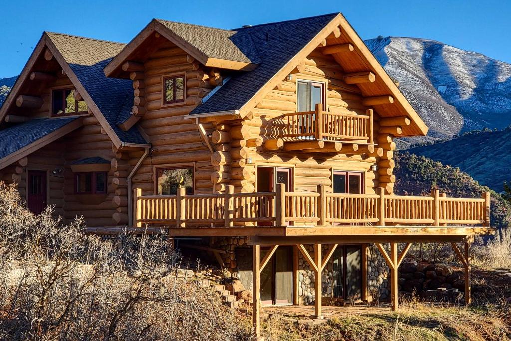Glenwood Springs House | Mountain Retreat w/Deck: Ski, Soak, Golf & Hike!