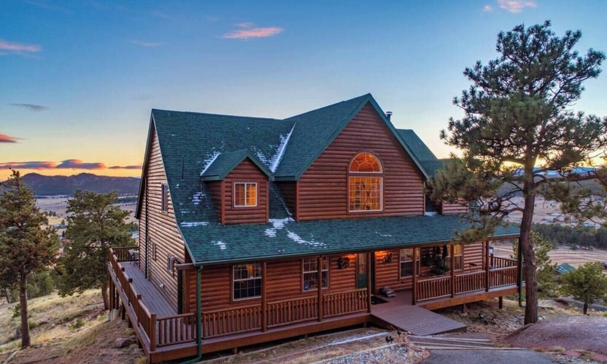 Florissant Cabin | Mountain Top Luxury Lodge with Stunning Views