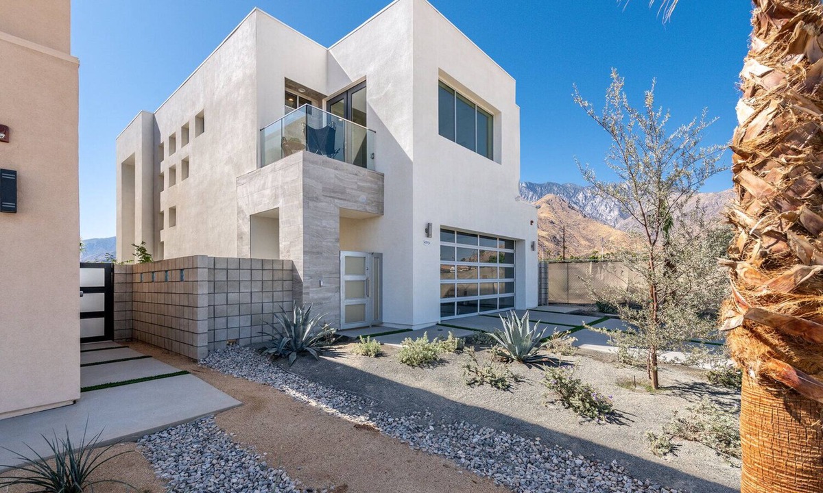 Little Tuscany House | Mountain View Luxury Resort-Style Modern Home with a Private Pool.