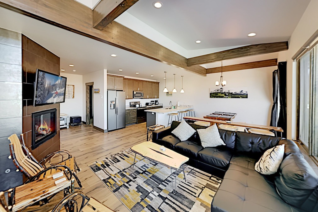 Wildernest House | Mountain-View Wildernest Townhome | Fireplace, Pool, Game Room & Hot Tub