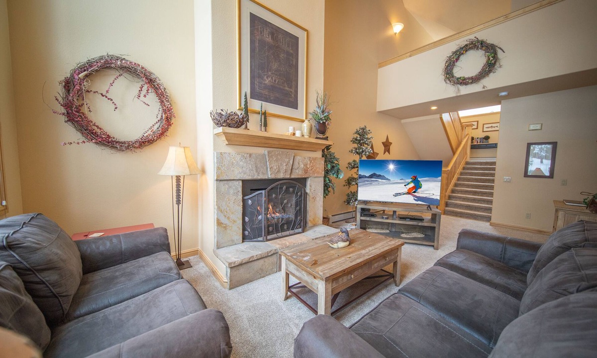 Mountain House House | Mountain Views + Private Tub | Walk to River Run