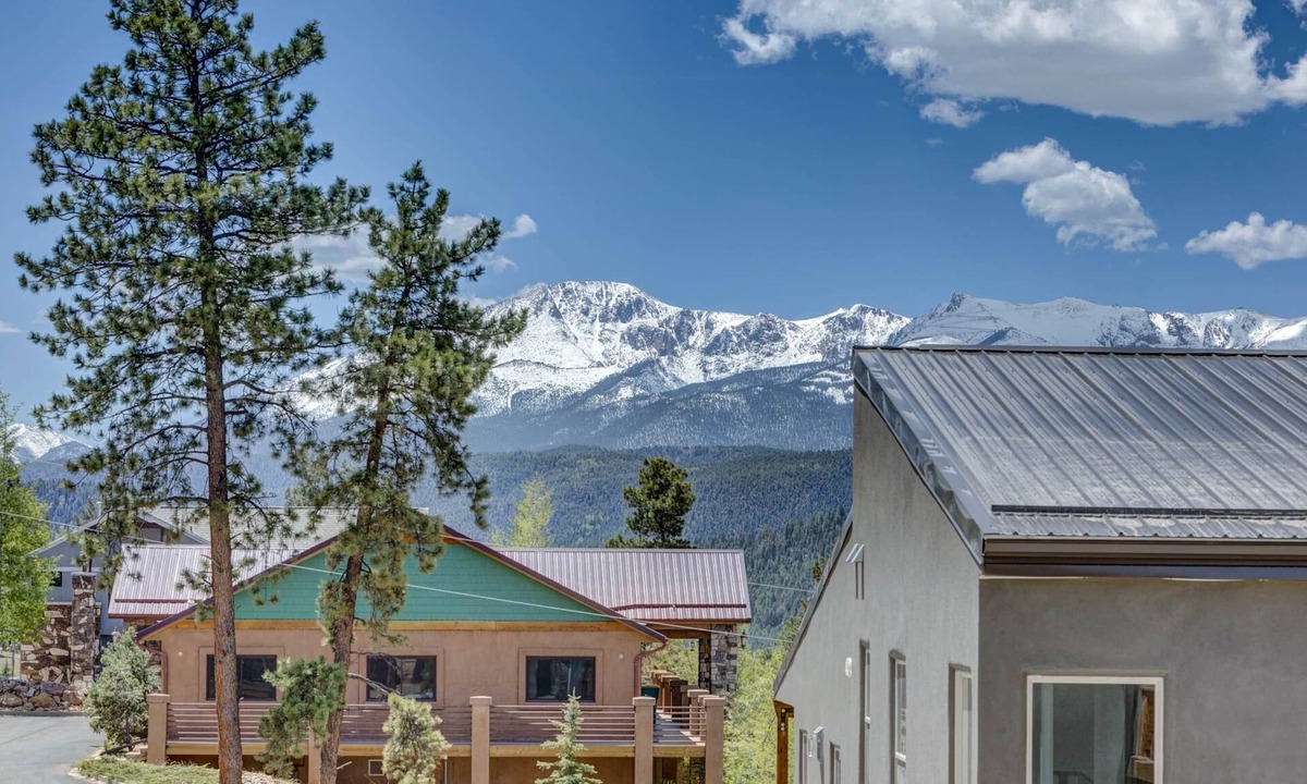 Woodland Park House | Mtn Views | Fireplace | Walk DT | 2Car Gar 331358