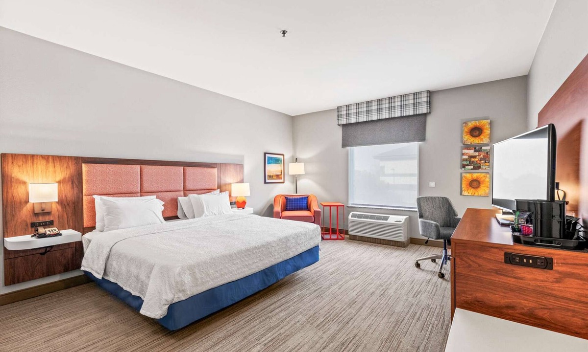 Brighton Hotel | Near Barr Lake | Free Breakfast + Indoor Pool