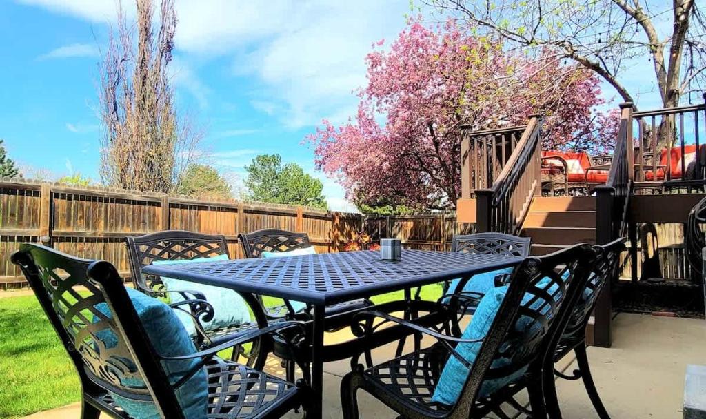 Northglenn House | Near Park Dining - Easy Access to Downtown
