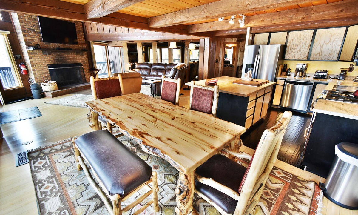 Wildernest House | Near Trails! Big Deck! Easy Drive to Dining, Events, Activities, Lake