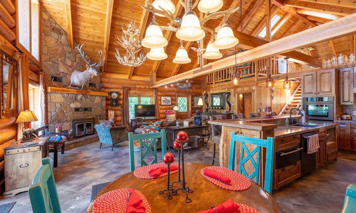 Archuleta County House | Nestled in San Juan National Forest