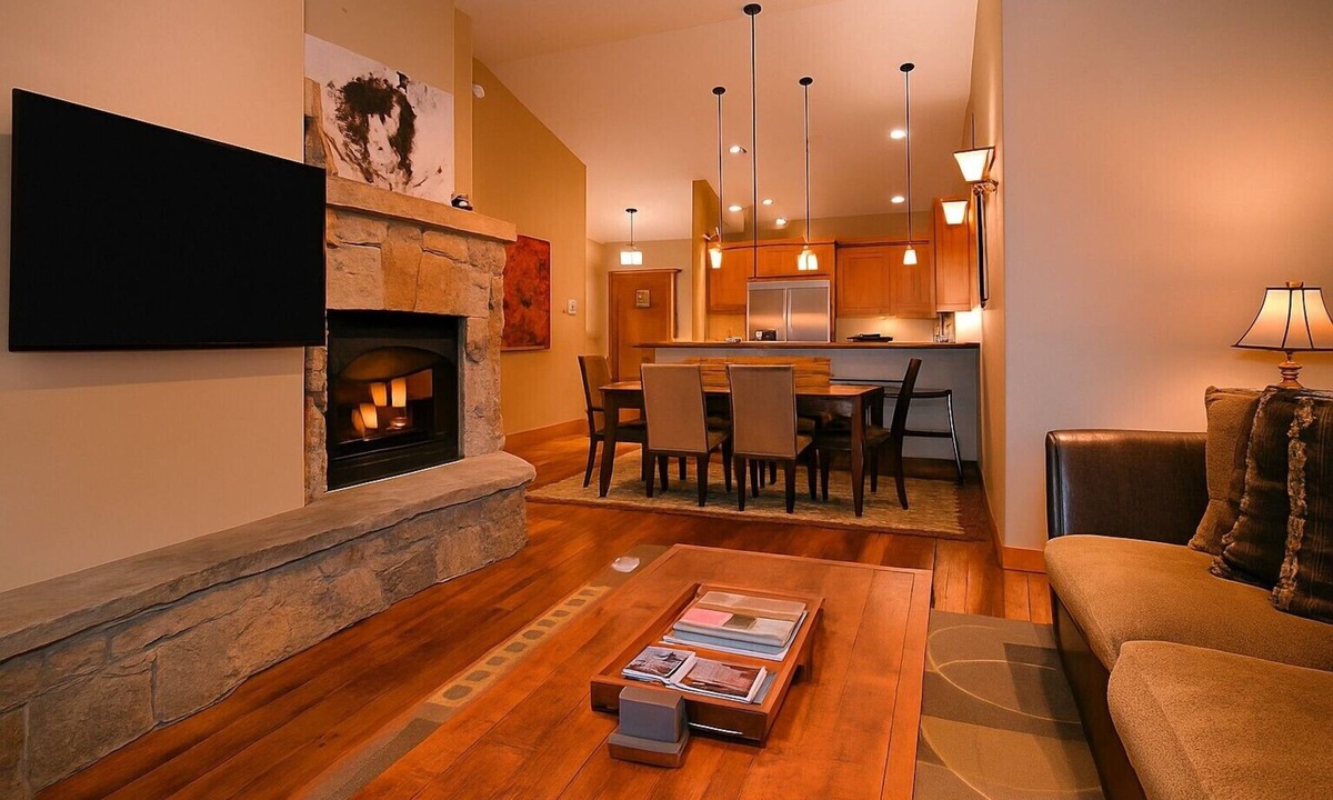Mount Crested Butte Condo | NEW! 3 Min Walk to Lifts Hot Tub, Garage, Elevator & Epic Views