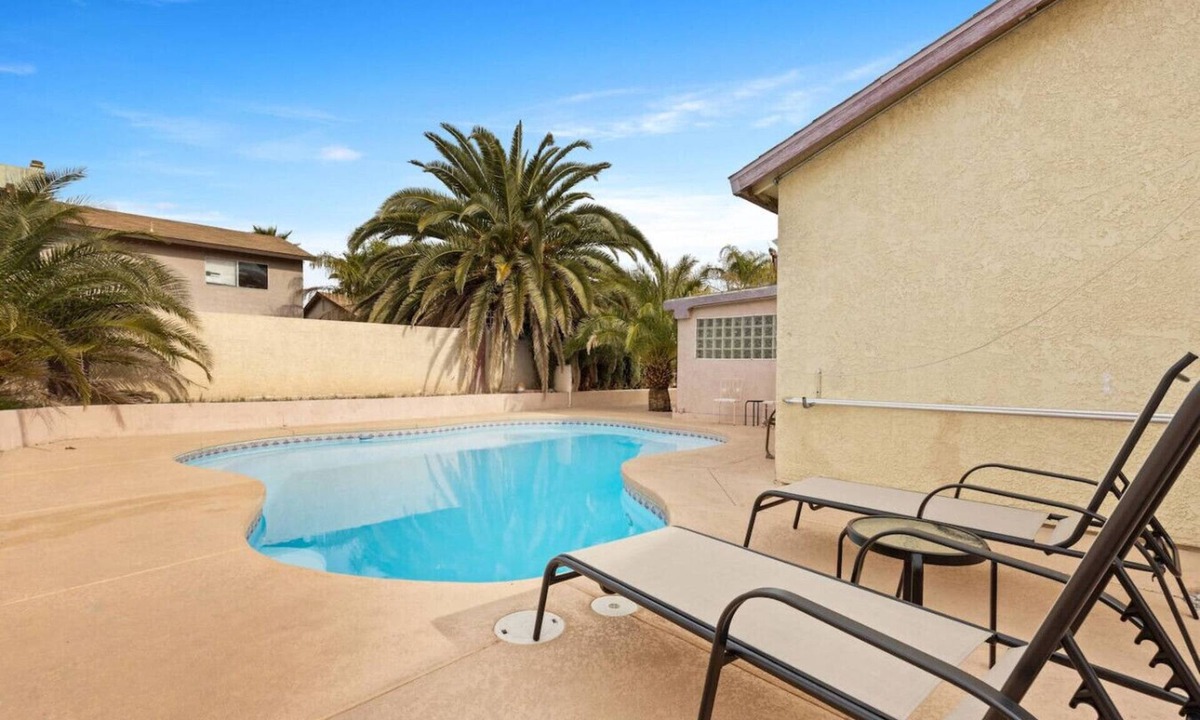 Las Vegas House | NEW 5BR 4.5BA Home, Pool, BBQ, 8 min to Strip
