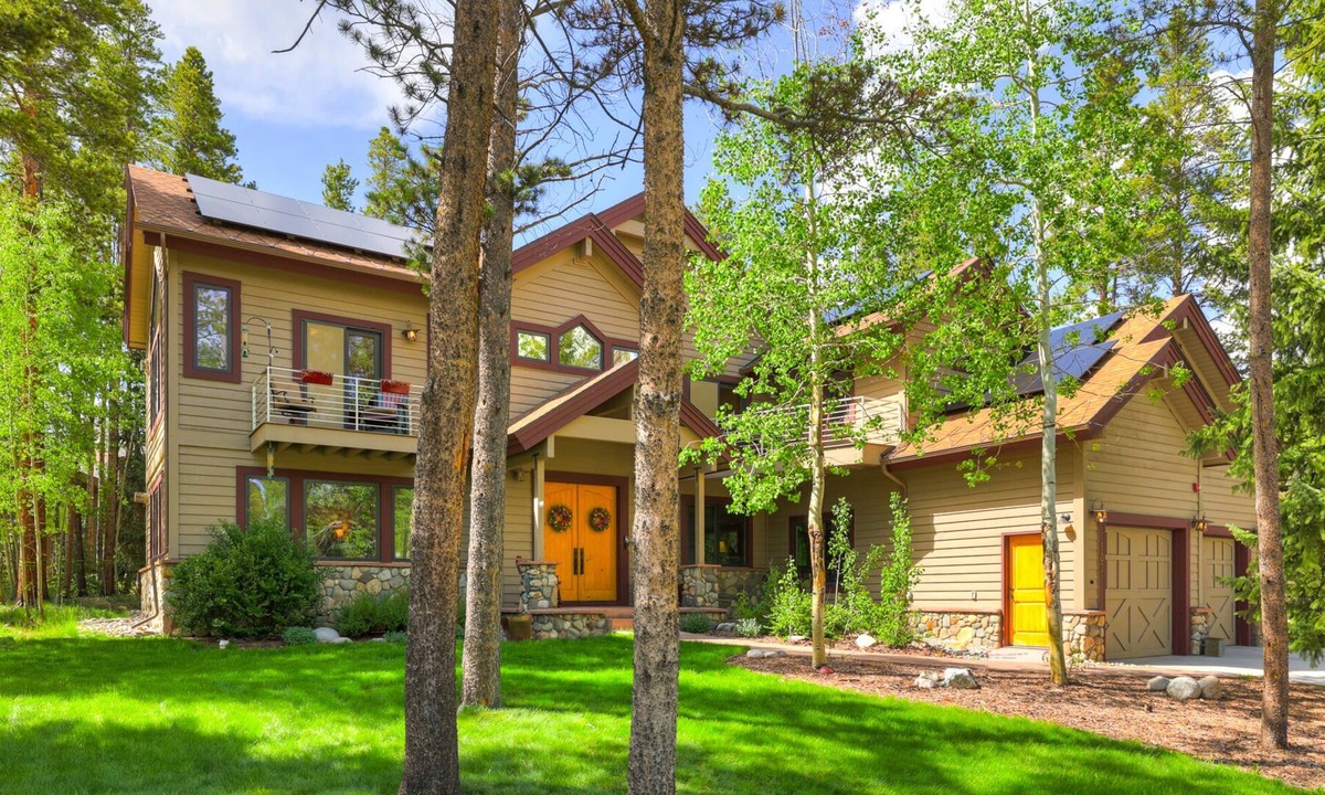 Christie Heights House | NEW Cedar Lodge on Peak 8 | Private Hot Tub, Firepit, Grill & Easy Shuttle Access