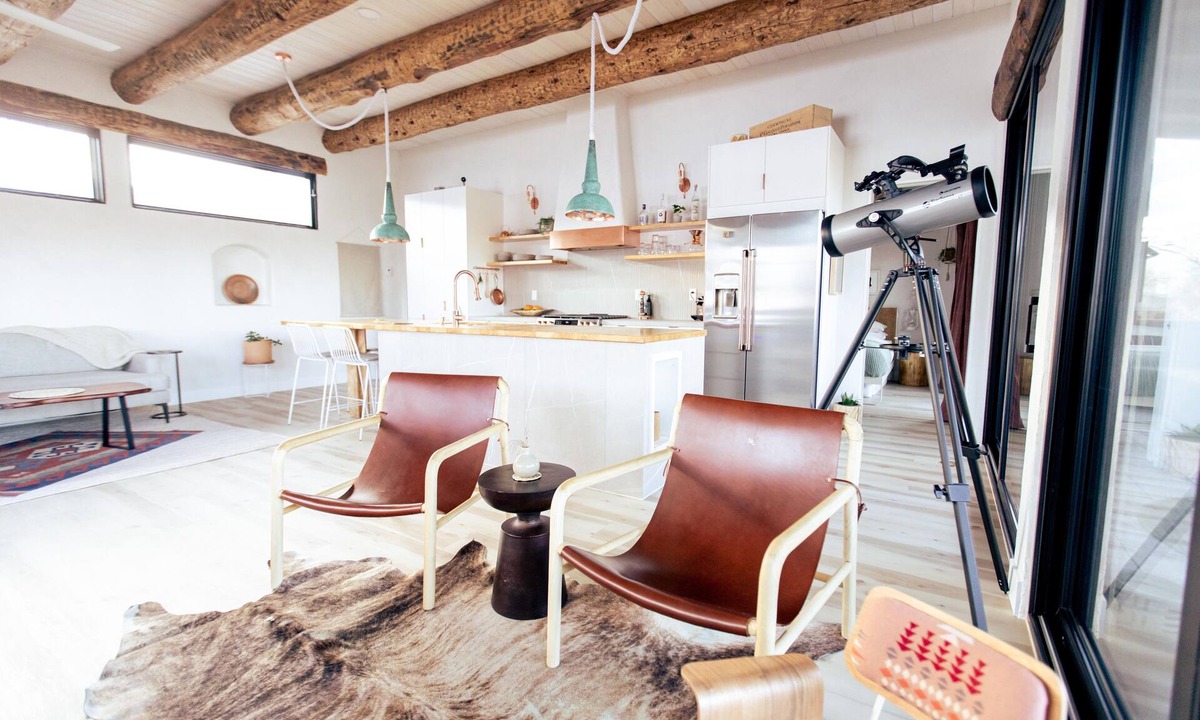 Solar Ranch House | NEW Contemporary 1 bedroom house with expansive views!