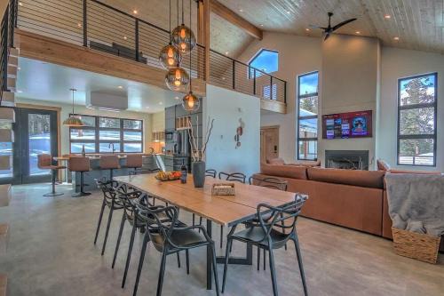 Quandary Village House | NEW Hot Tub Haven with Panoramic View - Blue River