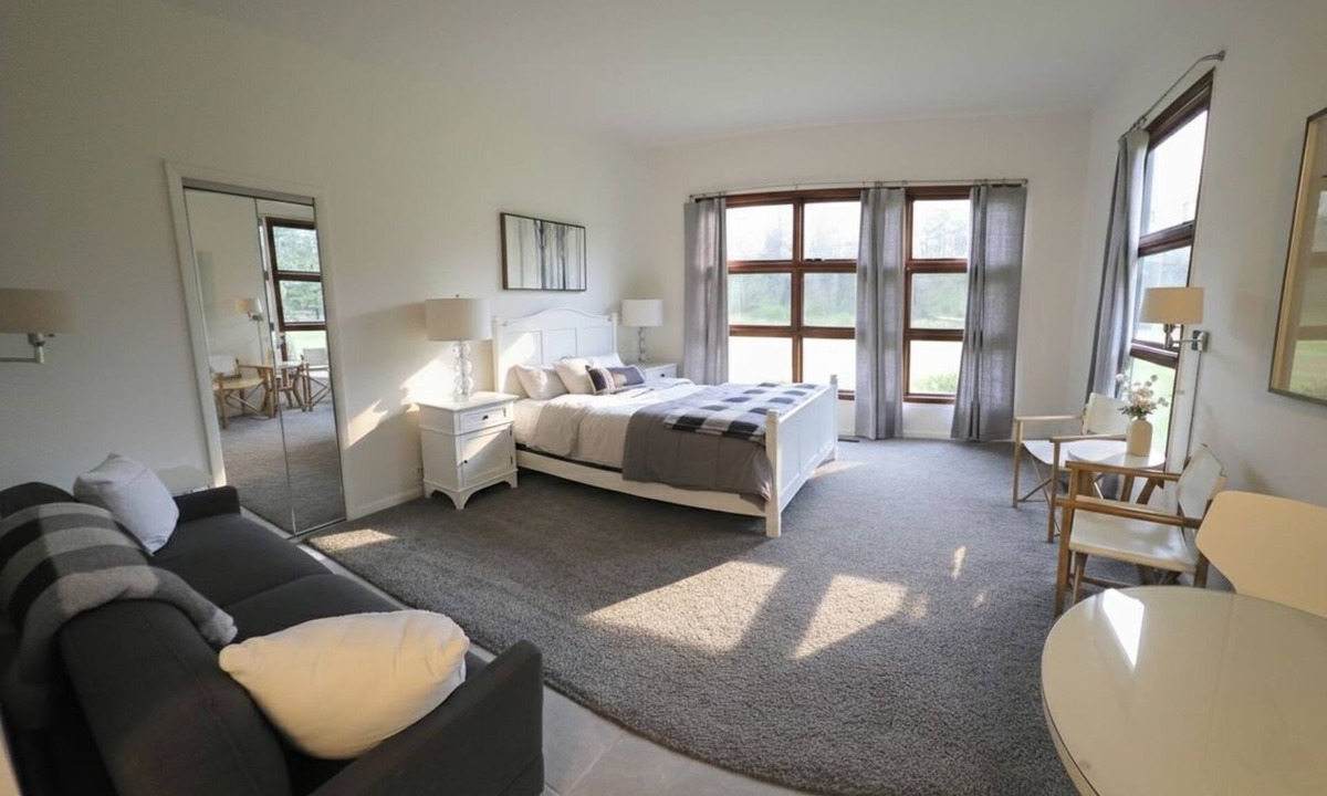 Shorewood-Tower Hills-Harbert Cottage | NEW LISTING! Charming Studio Cottage + Enjoy Harbor Country + Near Cherry Beach