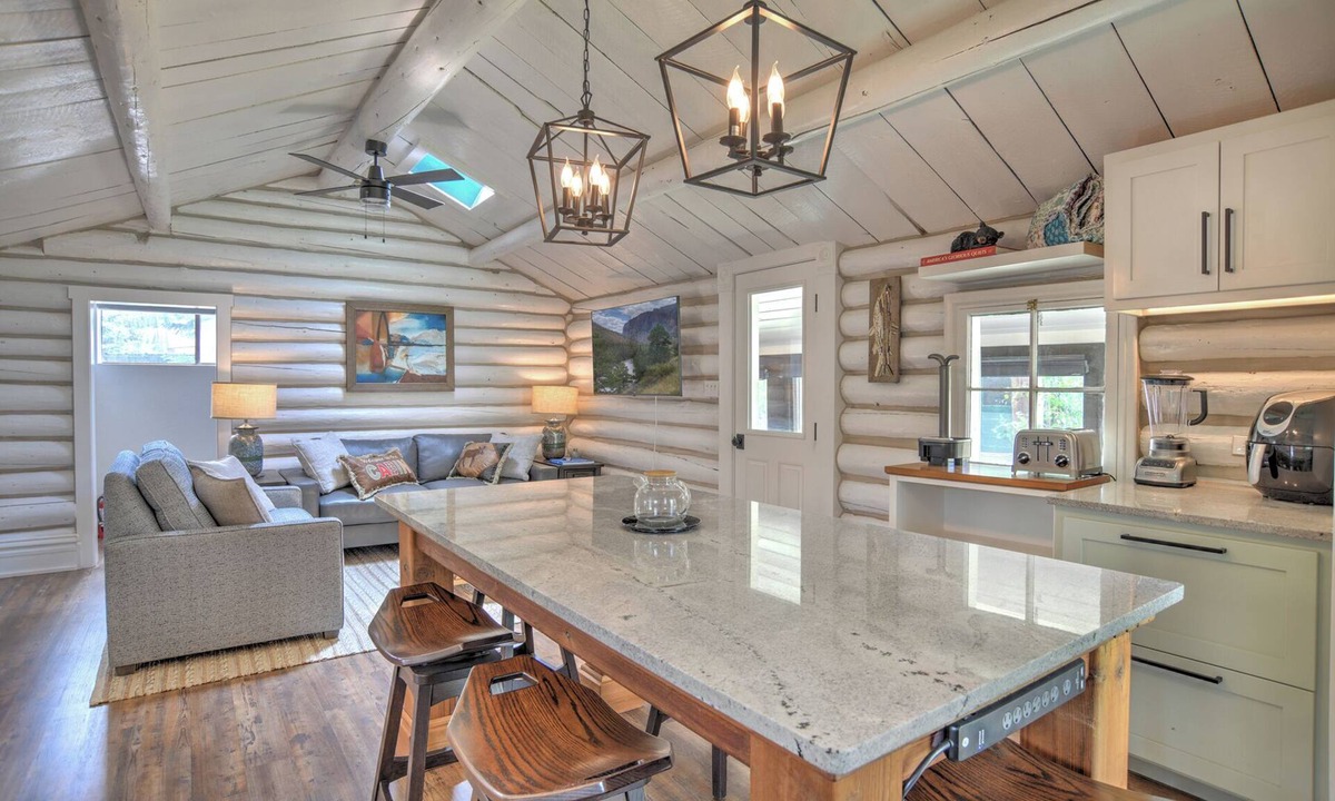 Creede House | New Listing! Luxury Mtn Cottage | River and Mtn Views | Expansive Deck