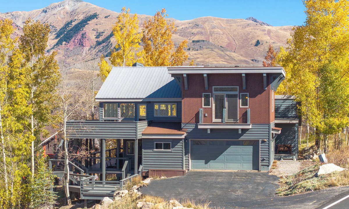 Mount Crested Butte House | *New Listing* Mountain Home with Panoramic Views and short walk to the slopes