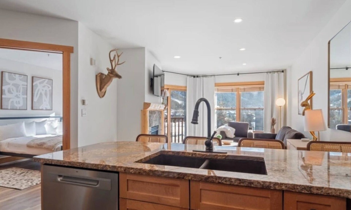 Copper Mountain Condo | New Listing! Stylish new design, ski in/out. Watch World Cup, view golf course!
