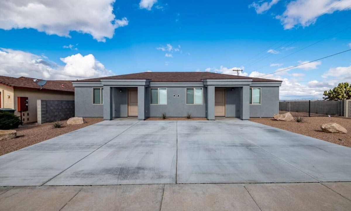 Kingman House | New Pet Friendly Central Unit