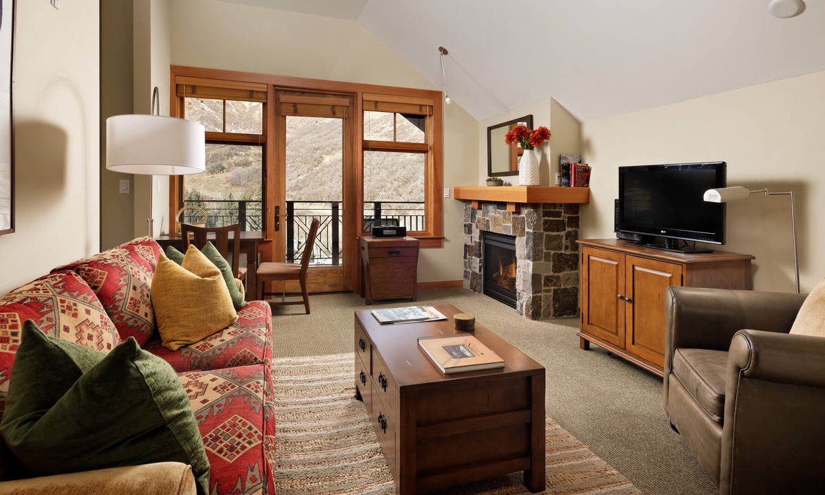 Snowmass Village Condo | New Ski in/out Luxury Studio by gondola deck/spas/views, Cap Pk, Snowm Base Vill