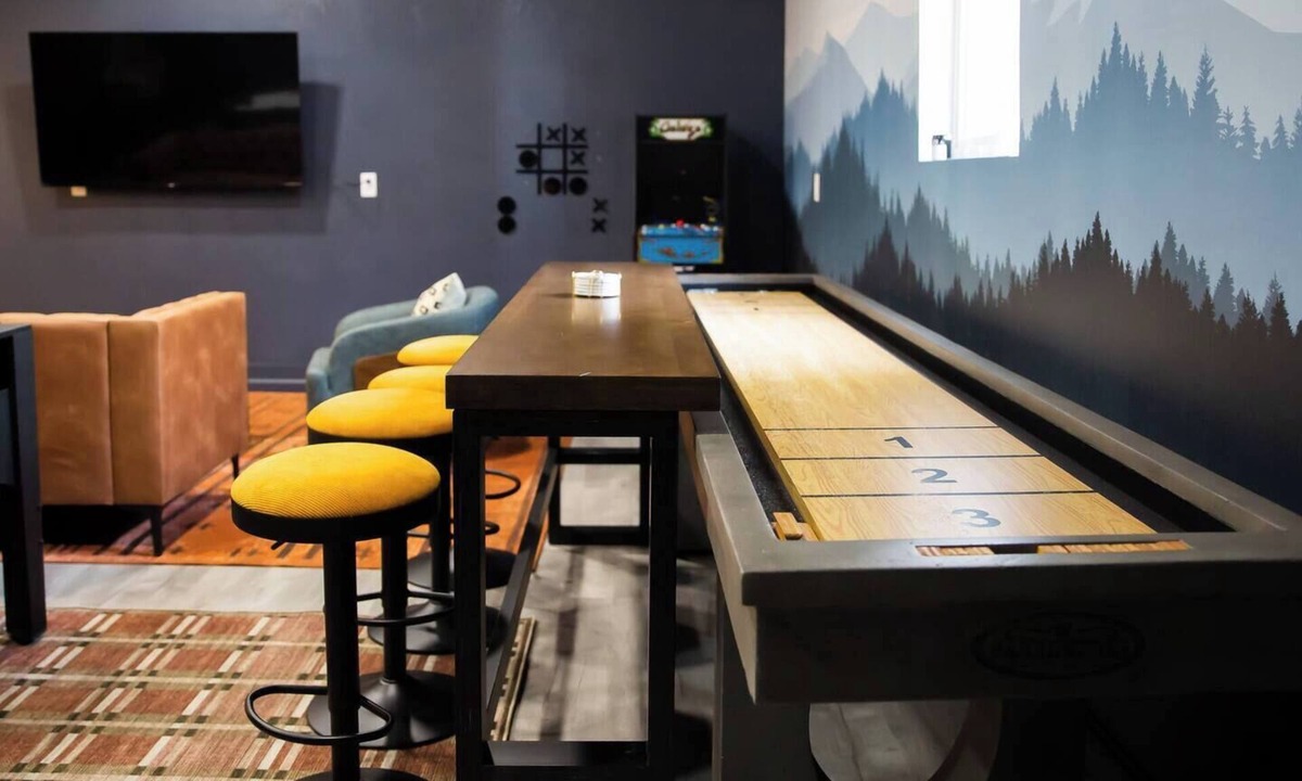 Northglenn House | Newly Remodeled | Hot Tub, Fire Pit + Game Room