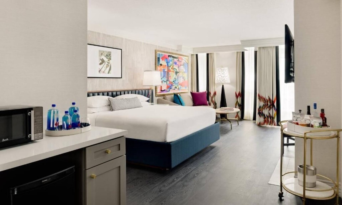 Tri-West Hotel | Newly-renovated luxury suites w/kitchenette & balcony! Close to Beverly Hills