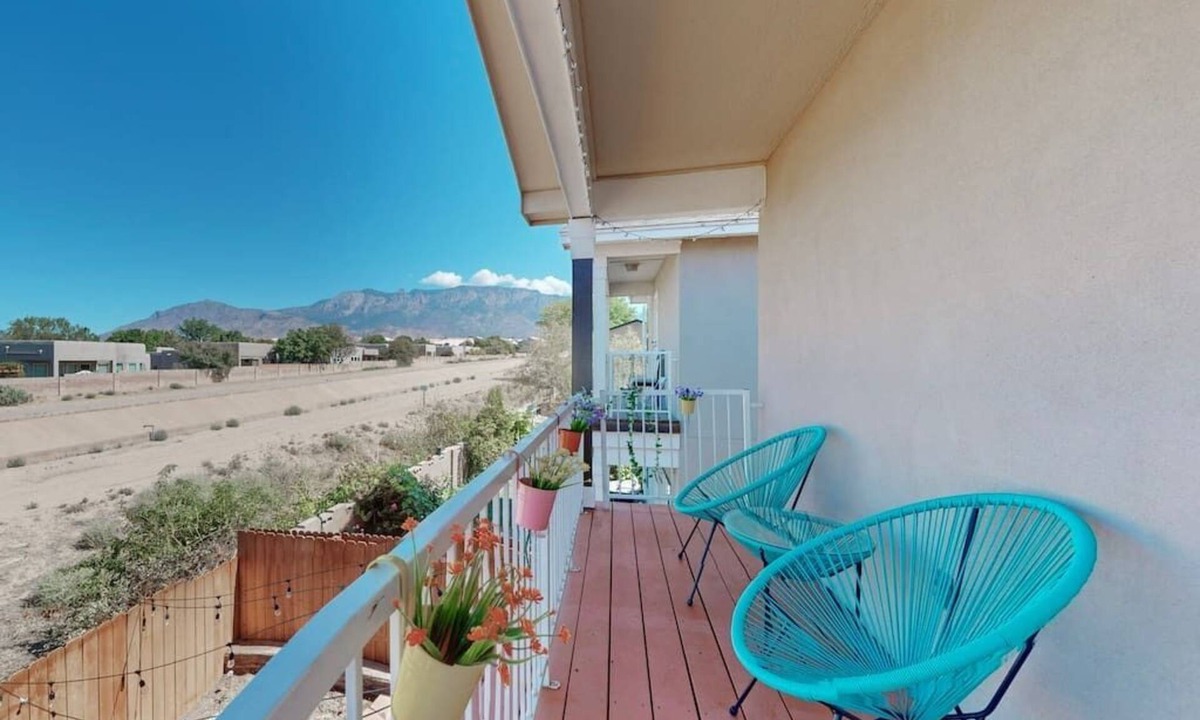Nor Este House | NO ABB Service FEE - SW Charm 4Br3B in NE Heights!