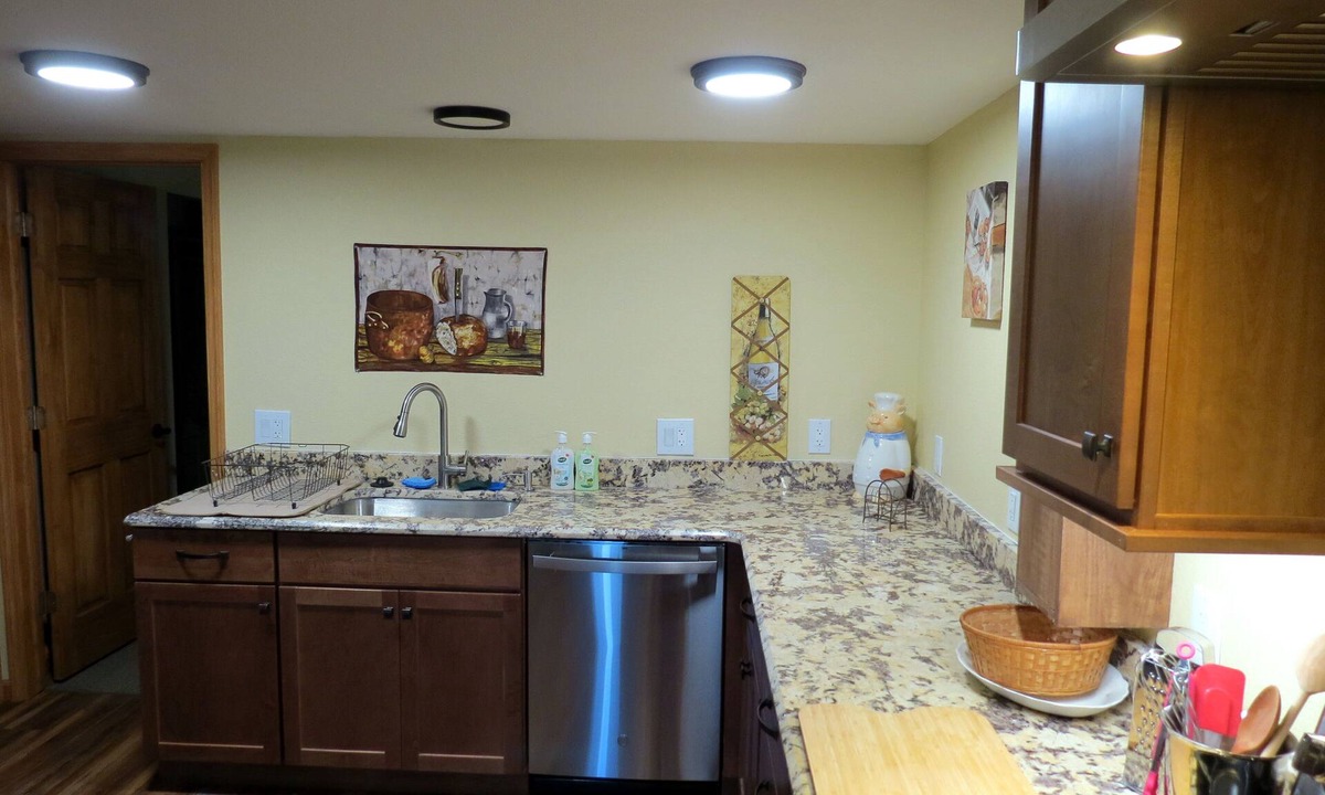 Pueblo West Apartment | Non-Smoking Fully Furnished Cozy Apartment for Two in Pueblo West