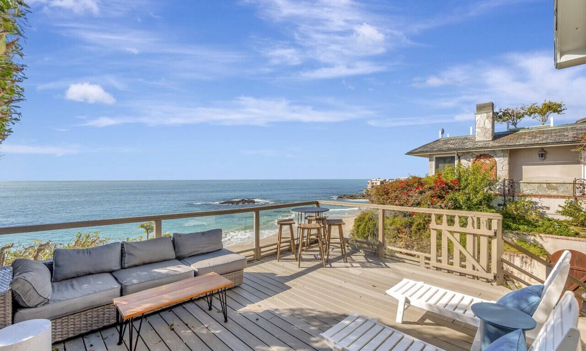 South Laguna Villa | OCEAN FRONT! Private stairs from home to BEACH! B