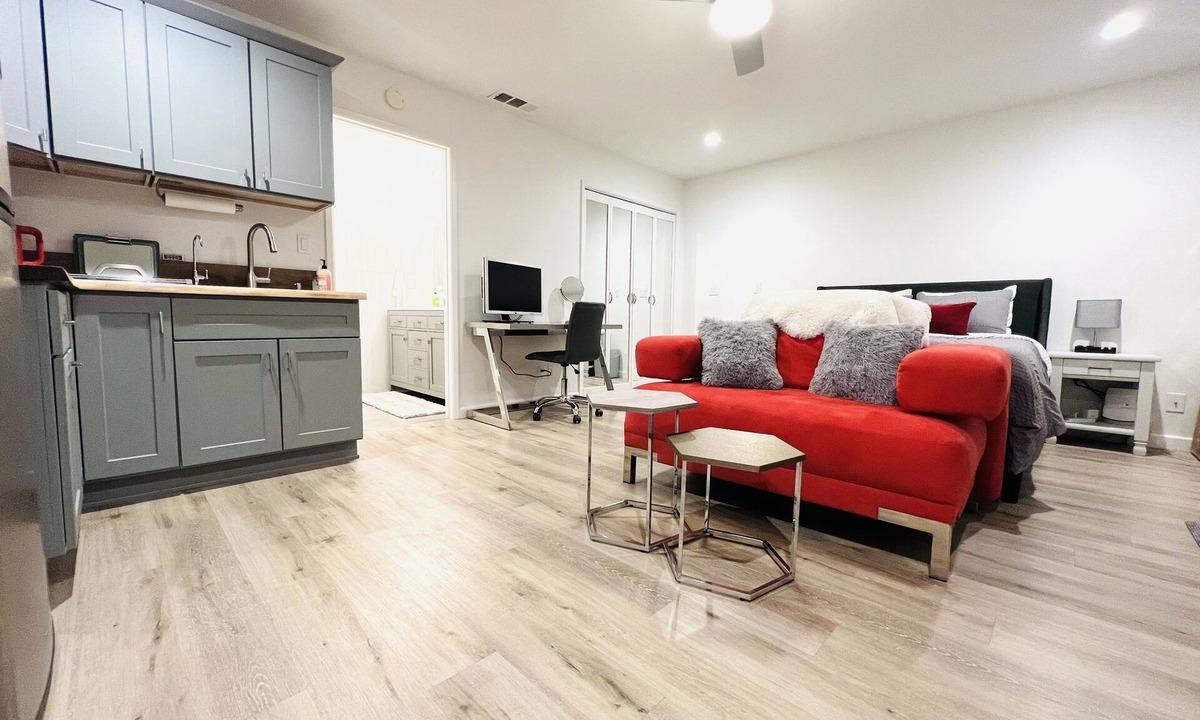 Ventura Apartment | Ocean Mountain Island Views Guesthouse Along Trail