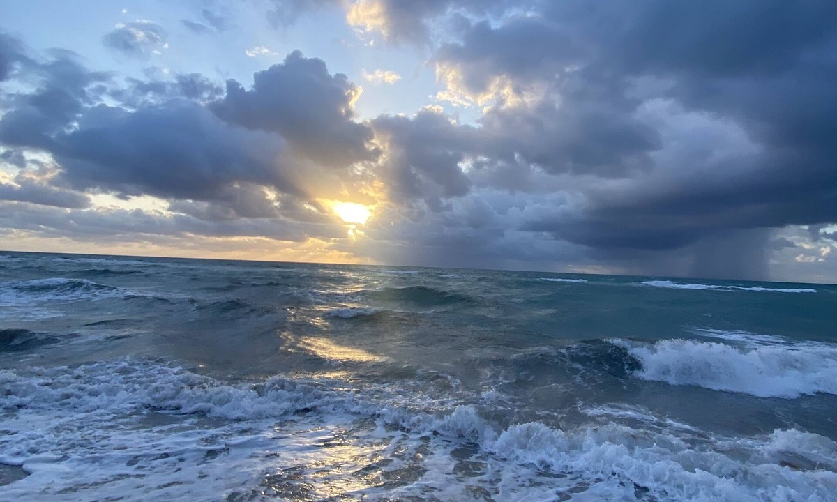 Sunny Isles Beach Condo | Ocean View, 1BD+1.5BA, Steps To Beach. Heated Pool. Ocean reserve