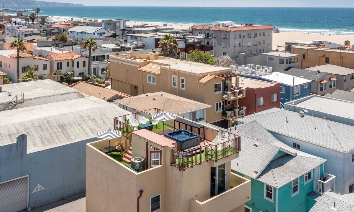 Hermosa Beach House | Ocean View Hot Tub Luxe House Steps to Sand