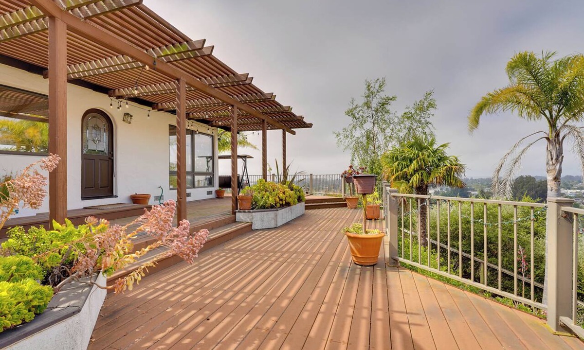 Live Oak House | Ocean View + Private Garden: Santa Cruz Home