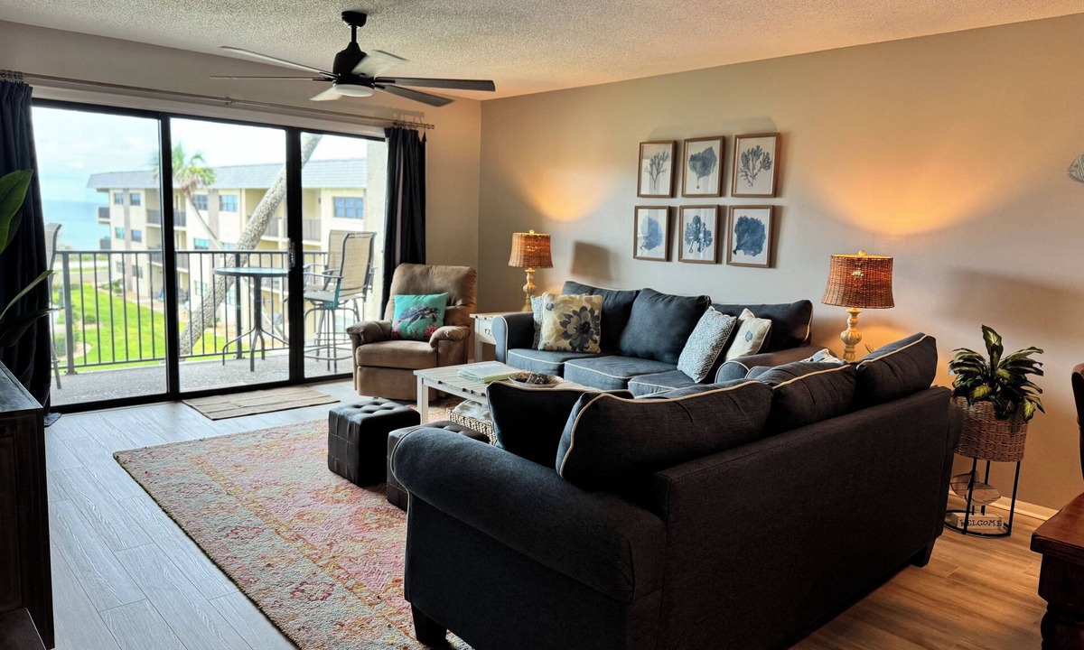 Breakers Condo | Oceanfront 2 bed/2 bath condo, top floor 3rd, fully equipped