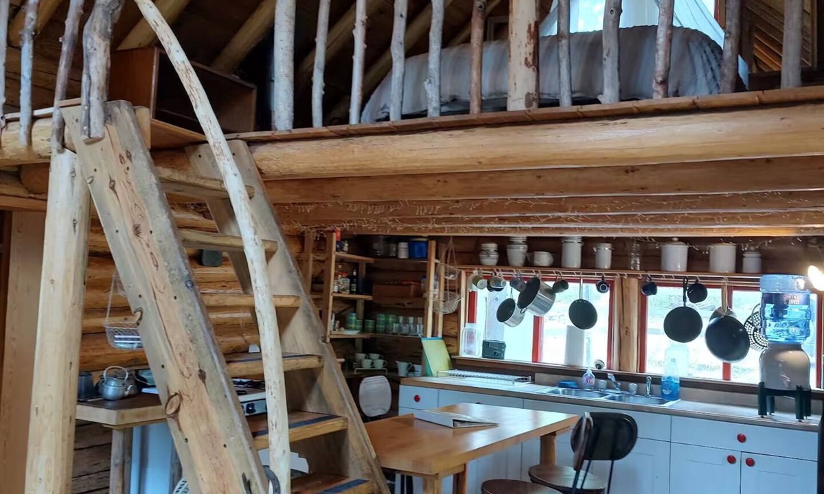 Ruth Cabin | Off-Grid Mountain Retreat
