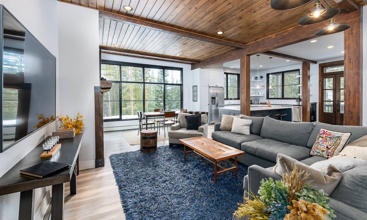 Breckenridge Park Estates House | Off Piste Place Home: Hot Tub, Nice Updates