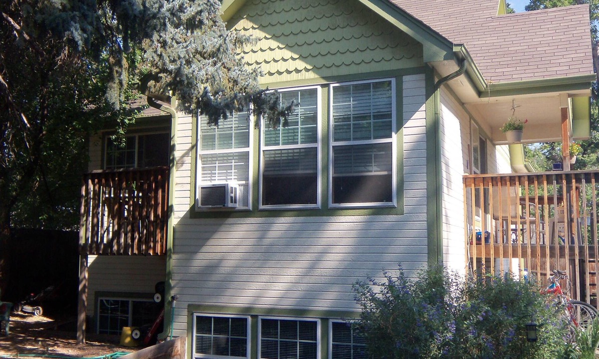 Historic Fort Collins High School Apartment | Old Town - Beautiful 2 Bedroom; Walk/Or Ride Your Bike To Old Town