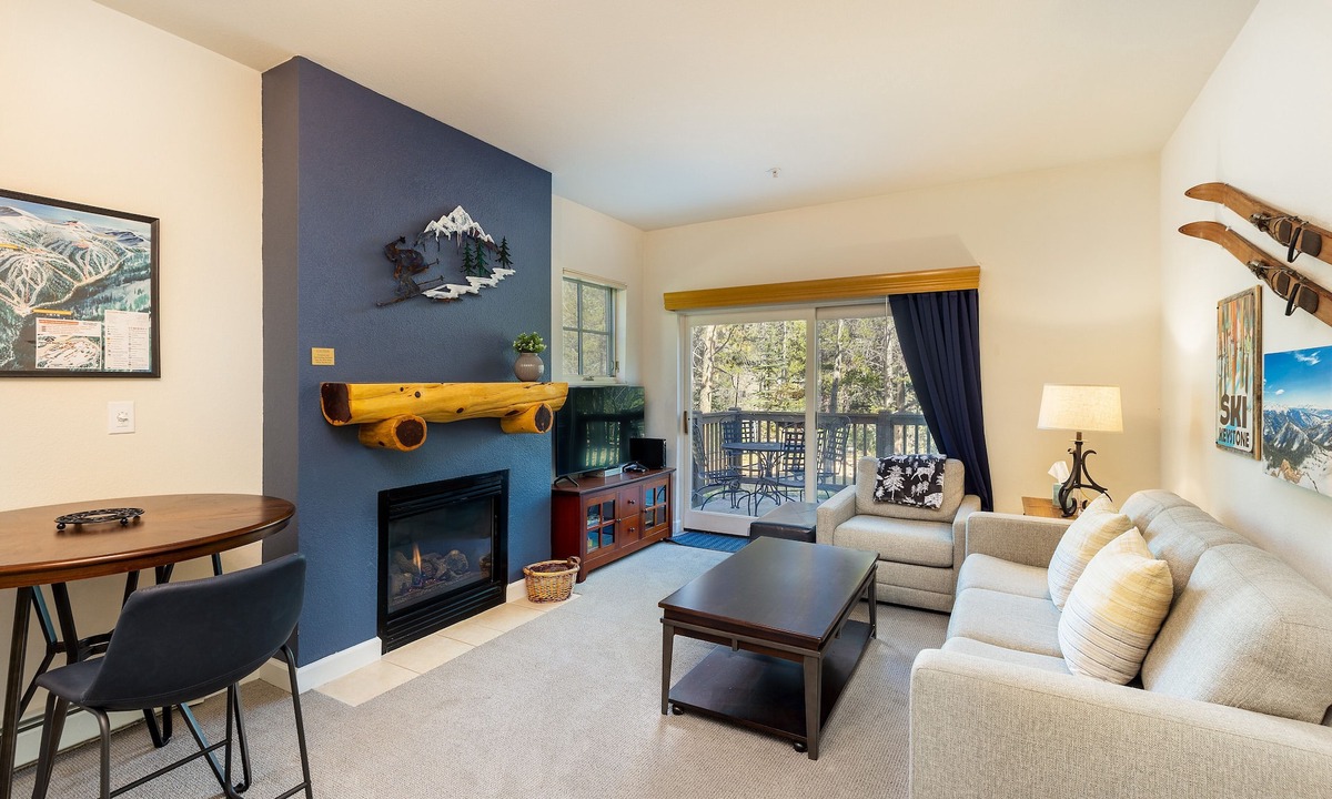 Lakeside Village Condo | On Keystone Lake/Shared Hot Tub/Quick Shuttle Ride to the Lifts