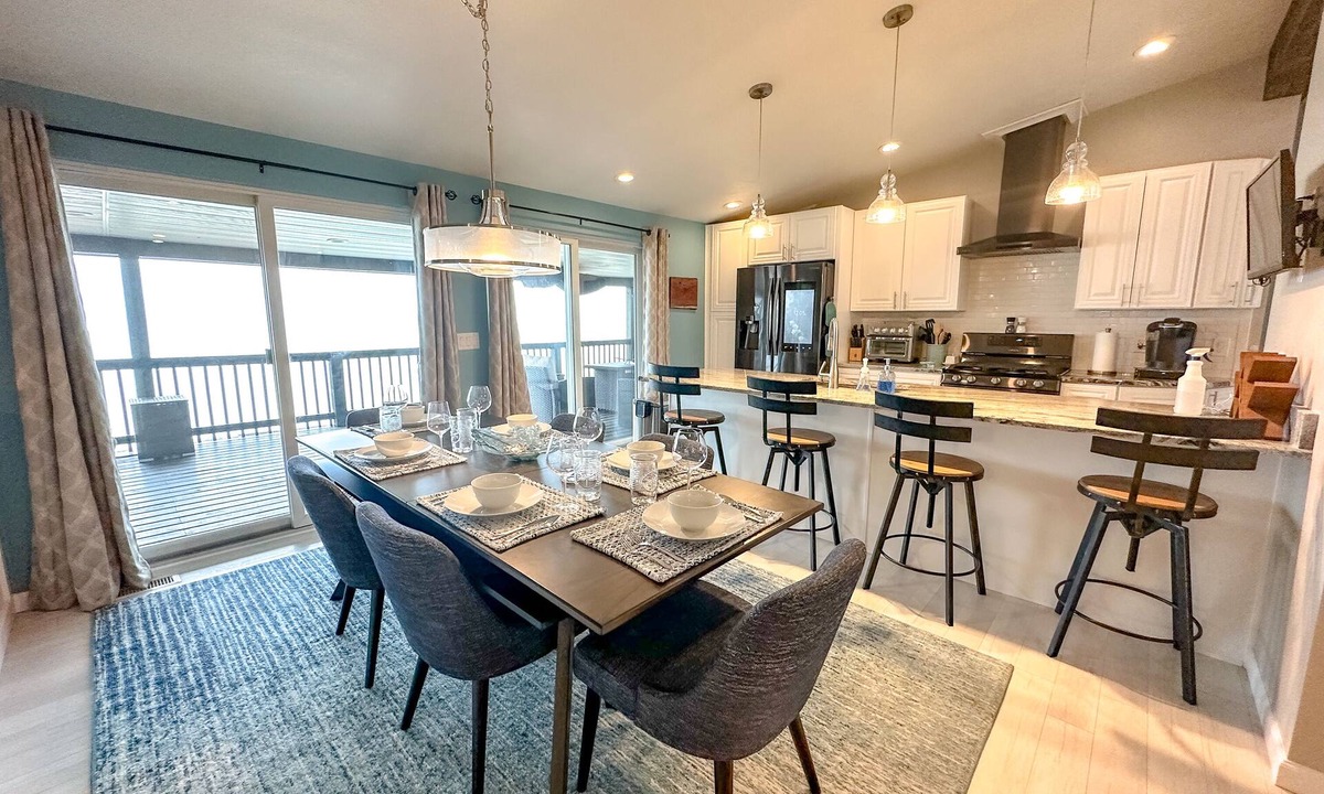 Vermilion House | On The Lake! 5 Bedroom Lakefront Home